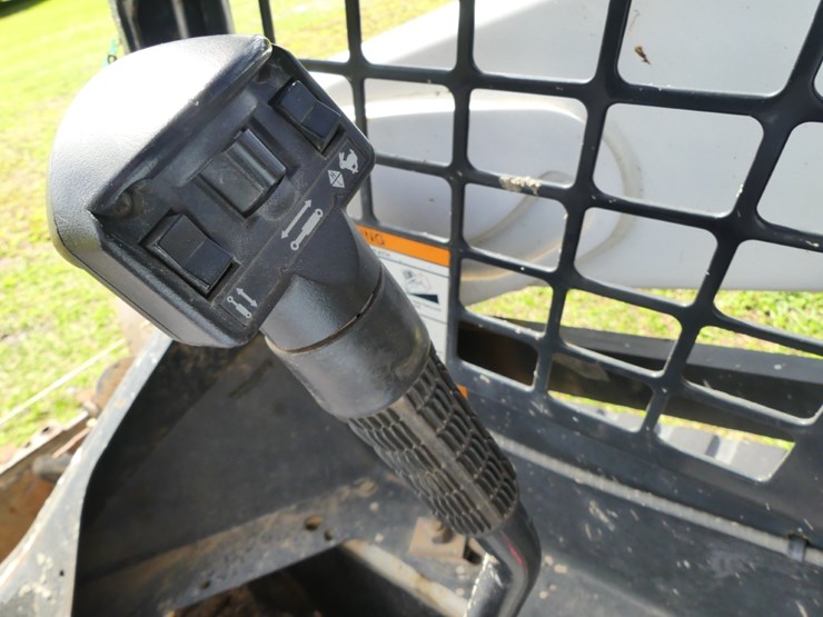 2015-bobcat-t590-image-13