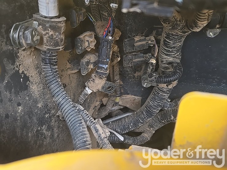 2014-komatsu-d61px-23-image-40