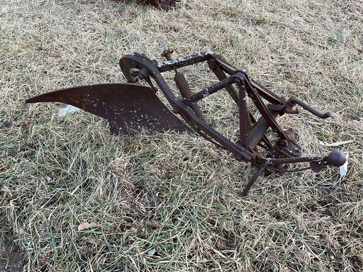 one-bottom-fordson-plow-image-2