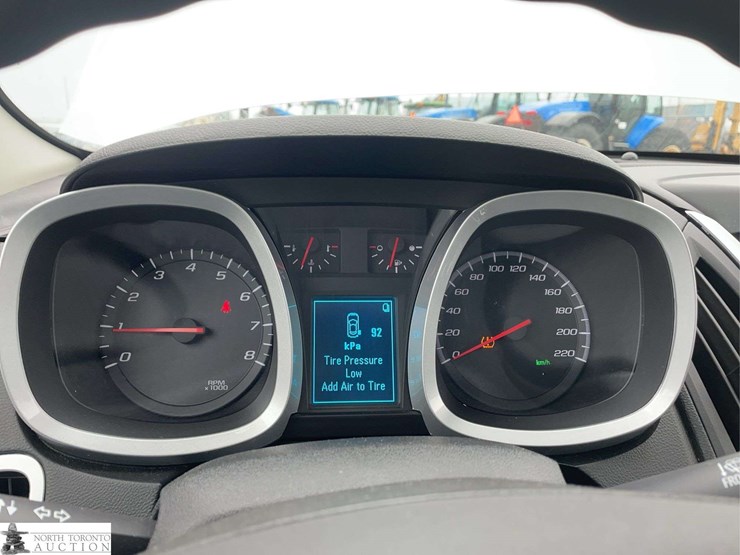 2017-chevrolet-equinox-image-12