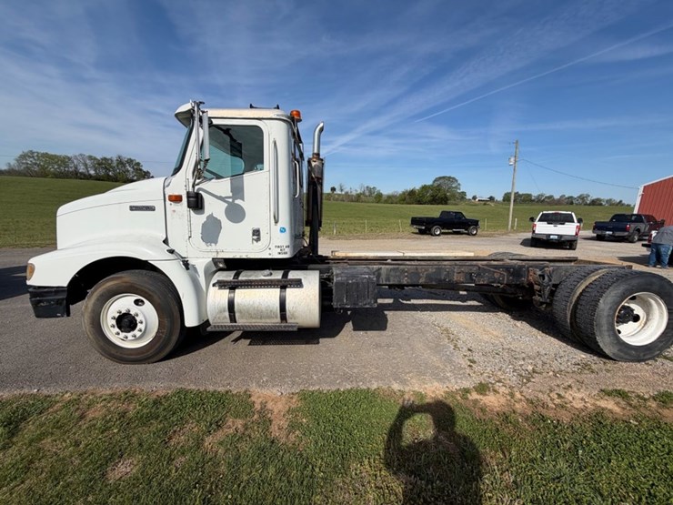 2000-international-9100-image-4