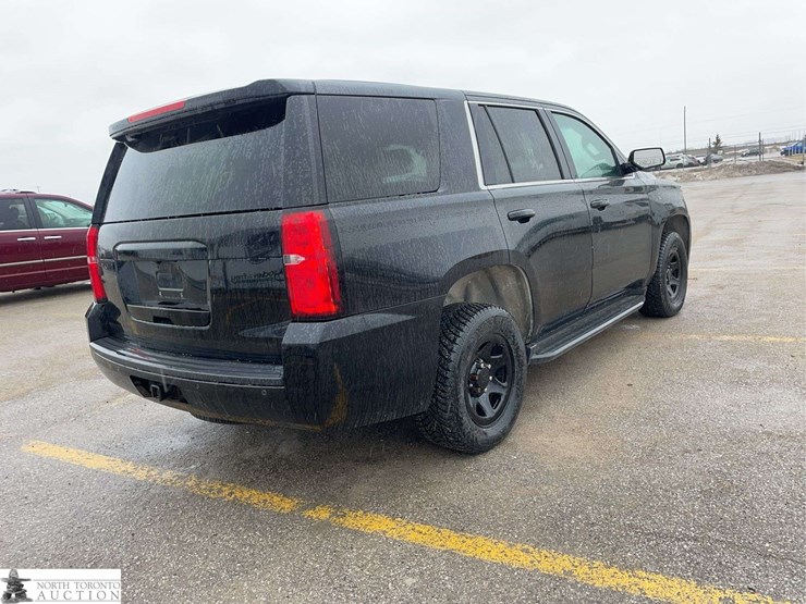 2017-chevrolet-tahoe-image-5
