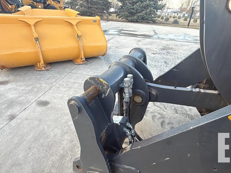 2024-deere-624-p-tier-image-14