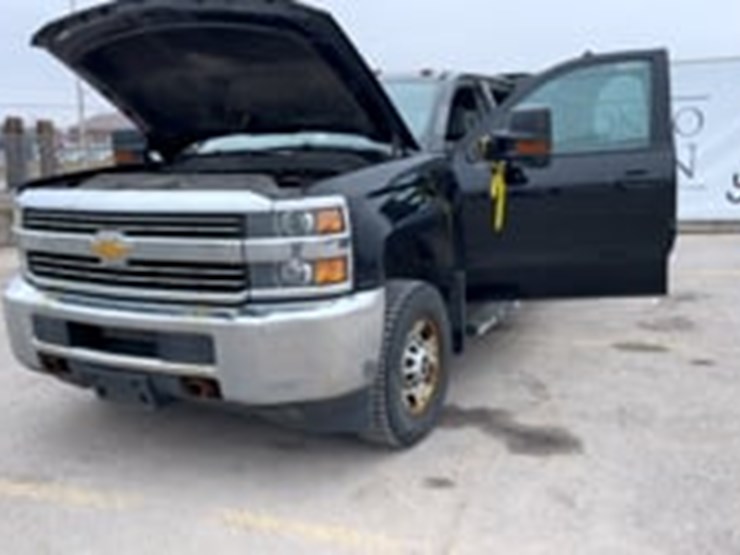 2015-chevrolet-silverado-2500hd-image-9