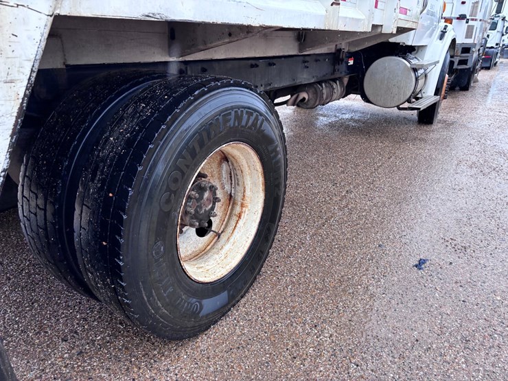 2009-sterling-l7500-image-8