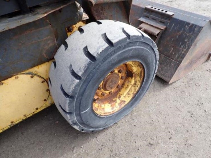 2005-new-holland-ls185b-image-38