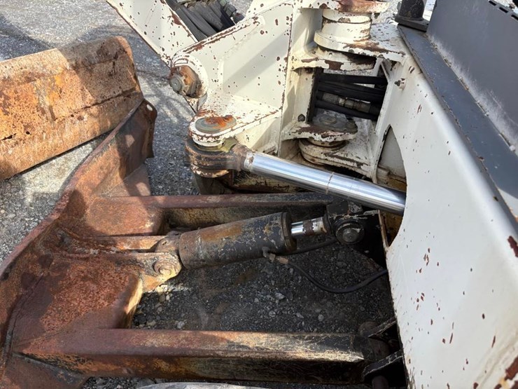 2005-terex-hr18-image-11