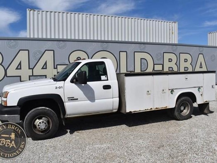 2007-chevrolet-3500-image-3