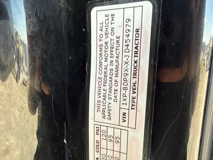 2018-peterbilt-579-image-51