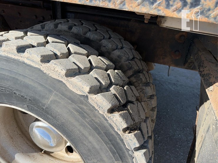 2005-kenworth-t800-image-37