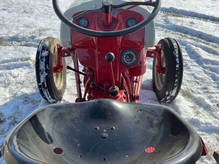 1952-ford-8n-image-10