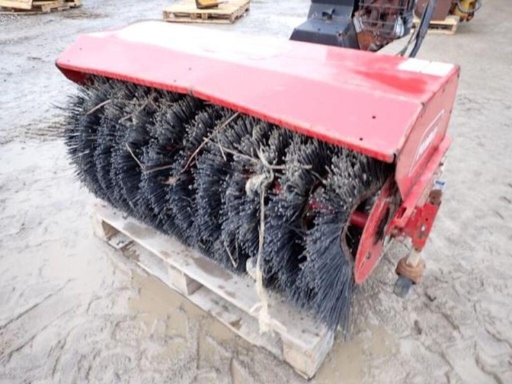 toro-power-broom-36-in.-walk-behind-rotary-broom-3-image-16