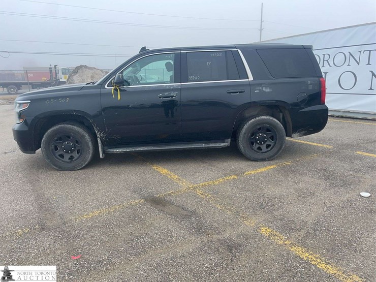 2017-chevrolet-tahoe-image-8