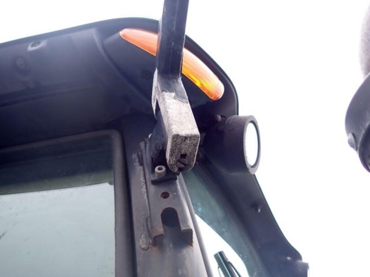 2016-john-deere-5085e-image-49