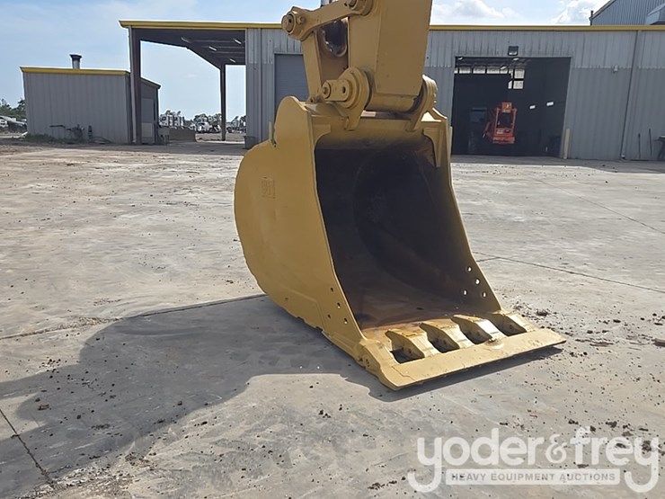 2017-caterpillar-336fl-image-26