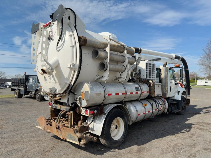 2006-international-7400-image-5