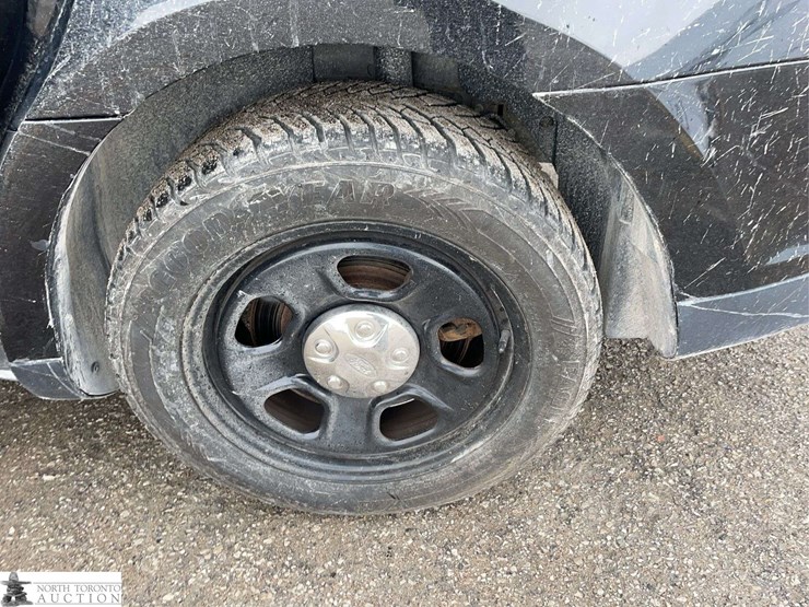 2017-ford-taurus-image-21