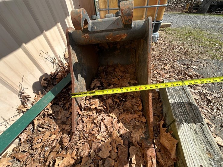 2024-new-holland-e57c-image-33