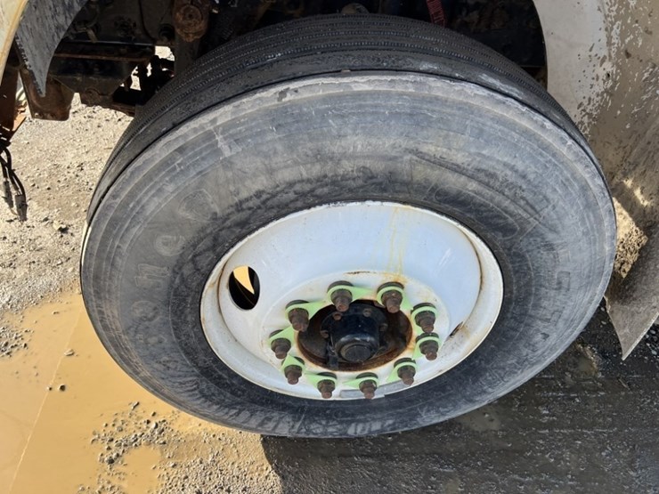 2016-freightliner-m2-s/a-bucket-truck-image-14