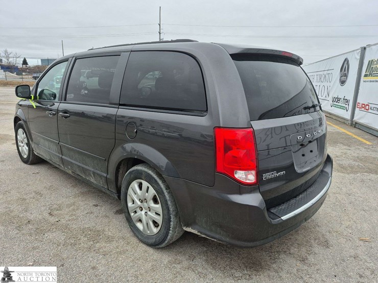 2017-dodge-grand-caravan-sxt-image-7