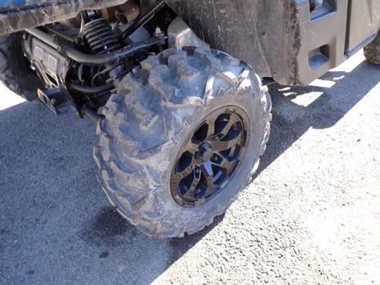 2022-can-am-defender-limited-hd10-4x4-side-by-side-image-47