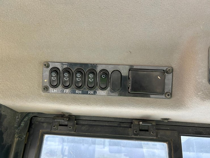 2017-komatsu-d51pxi-24-image-30