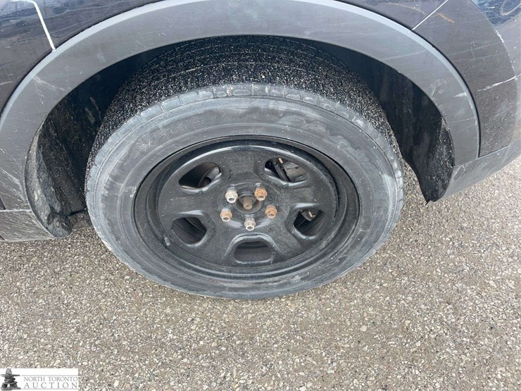 2017-ford-explorer-image-18