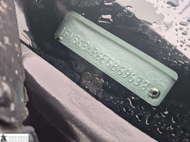 2014-ford-explorer-image-16