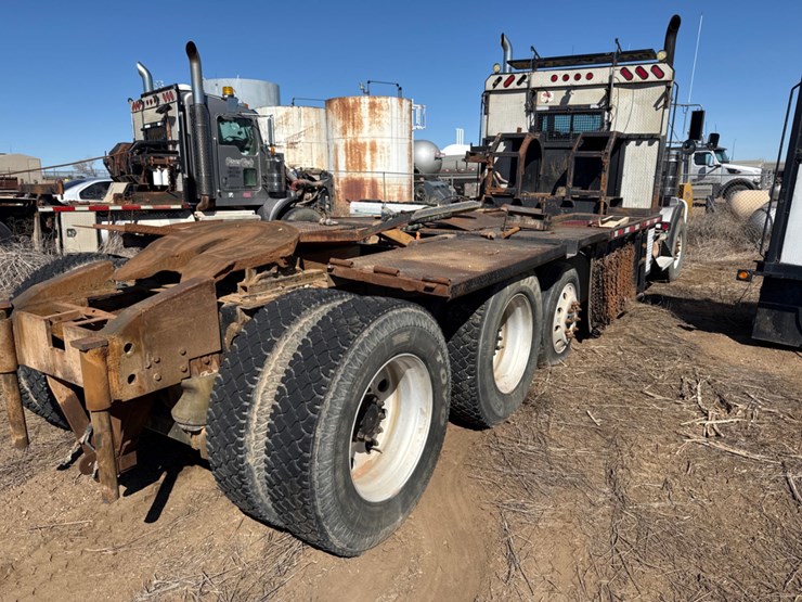 2012-kenworth-t800-image-4