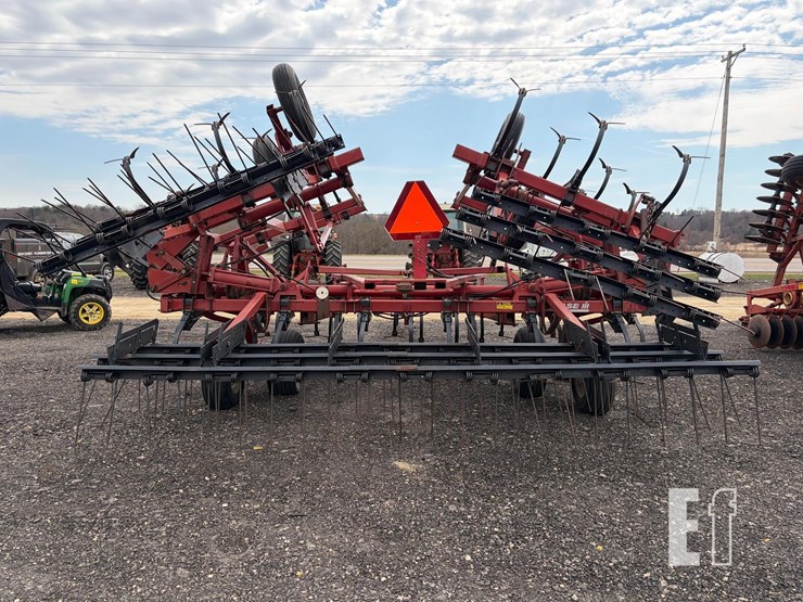 case-ih-4300-image-4