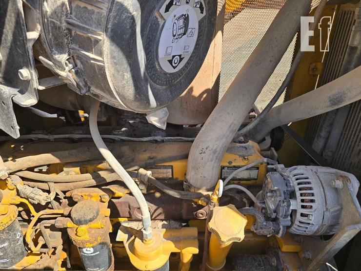 2008-deere-750j-image-23