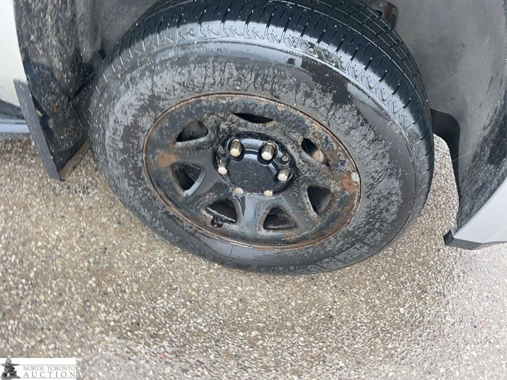 2017-chevrolet-tahoe-image-23