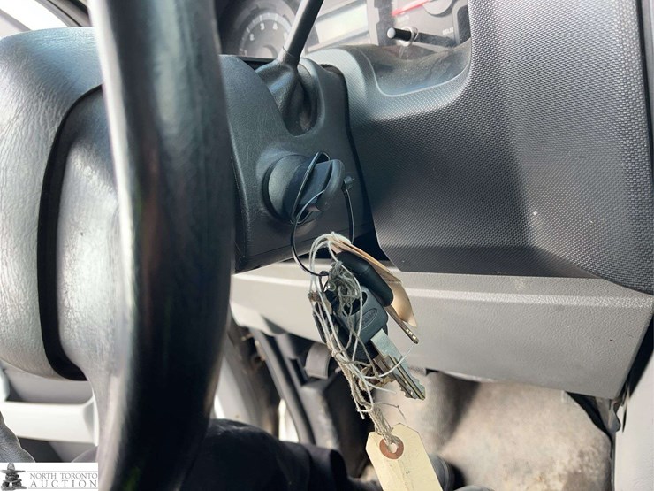 2011-ford-cargo-image-14