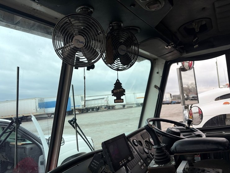 #31716-•-2009-crane-carrier-sanitation-truck-image-7