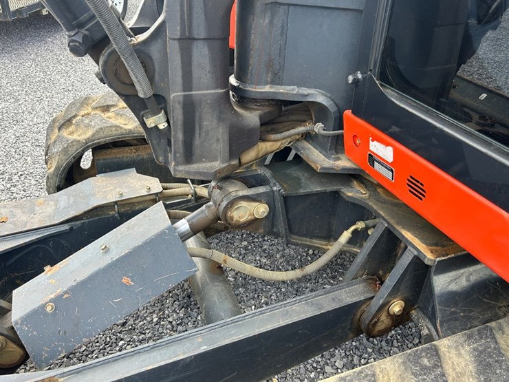 2016-kubota-kx080-4-image-17