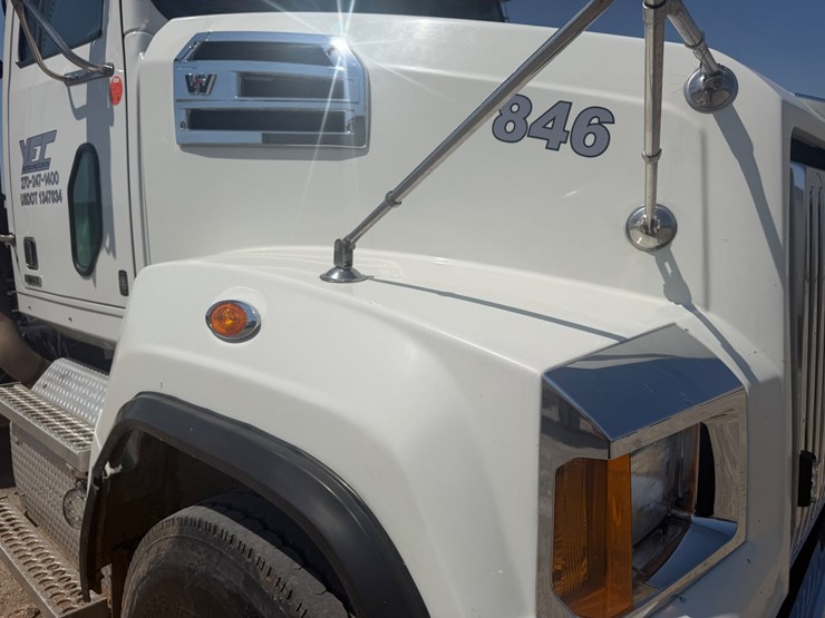 2016-western-star-4700-image-8