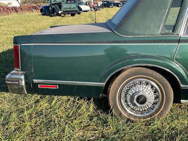 1980-lincoln-continental-town-car-image-20