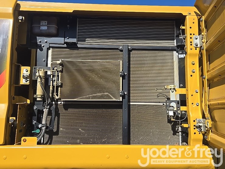 2019-caterpillar-336-image-41