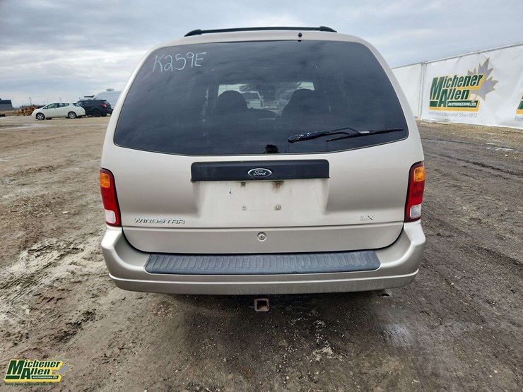 2003-ford-windstar-image-7