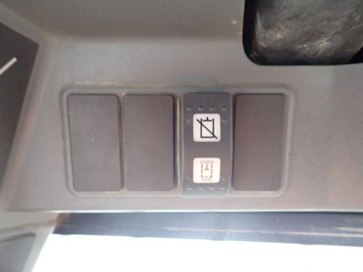 2009-caterpillar-232b-image-20