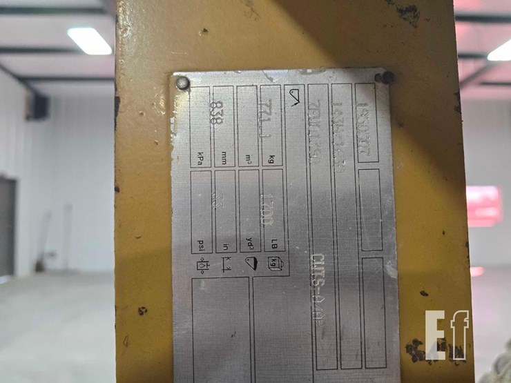 2006-caterpillar-143h-image-15