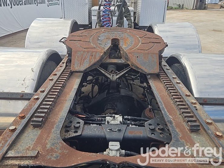 2014-kenworth-t800-image-50