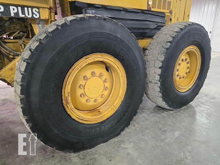 2006-caterpillar-143h-image-32