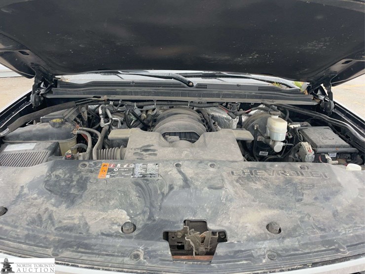 2018-chevrolet-suburban-image-10