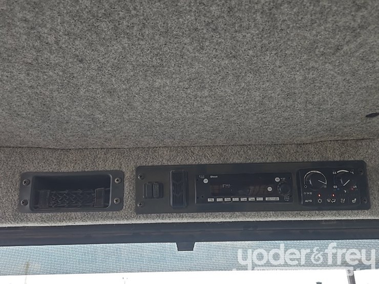 2022-deere-260e-image-127