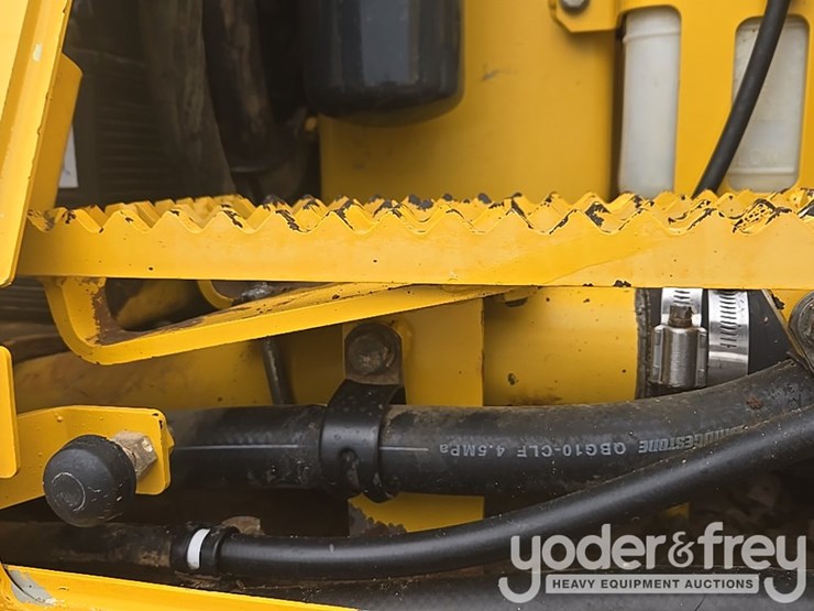 2014-komatsu-d61px-23-image-45