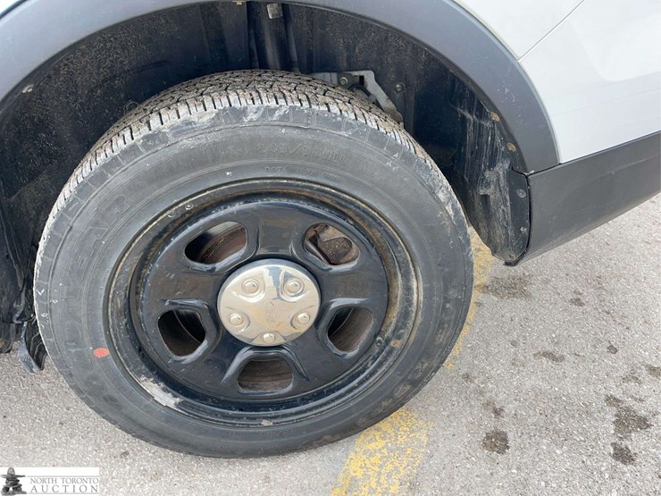 2014-ford-explorer-image-22