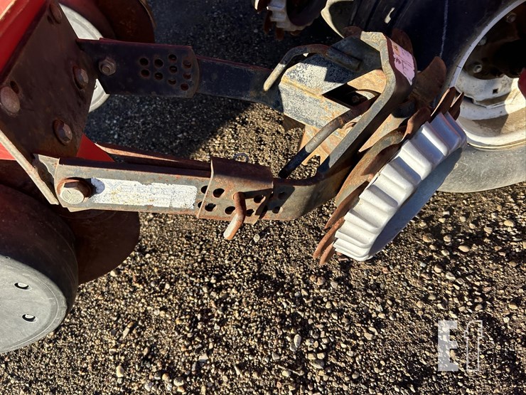 2009-white-8516-image-20