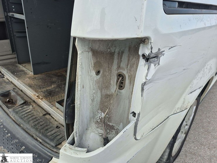 2015-ram-c/v-image-31