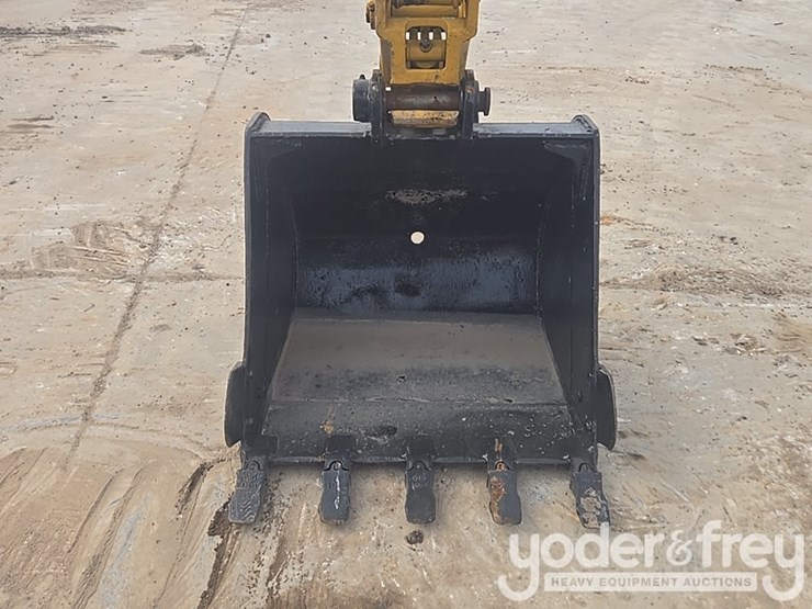 2018-caterpillar-305.5-image-26